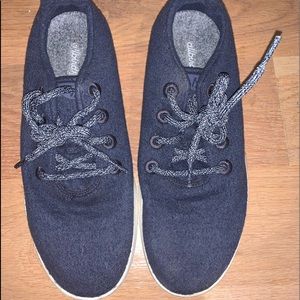 Navy Allbirds size 9